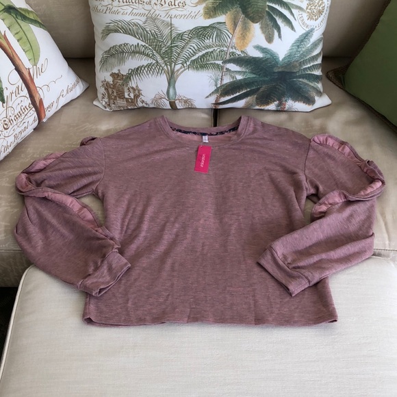 Xhilaration Tops - 🎉HP🎉 Xhilaration Long Sleeve Ruffle Knit Top